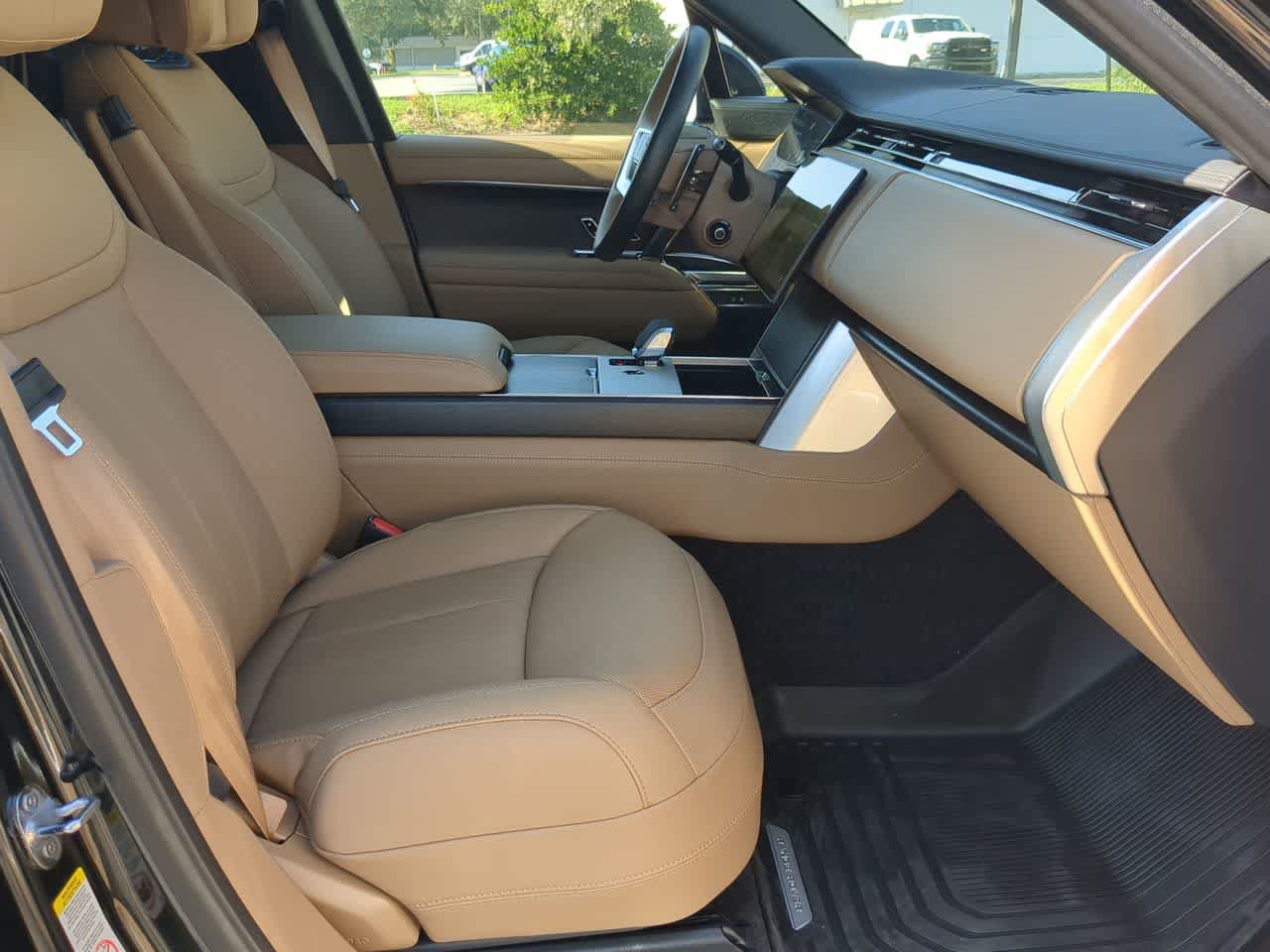 New 2026 Land Rover Range Rover Long Wheelbase Autobiography AWD/4WD image 24