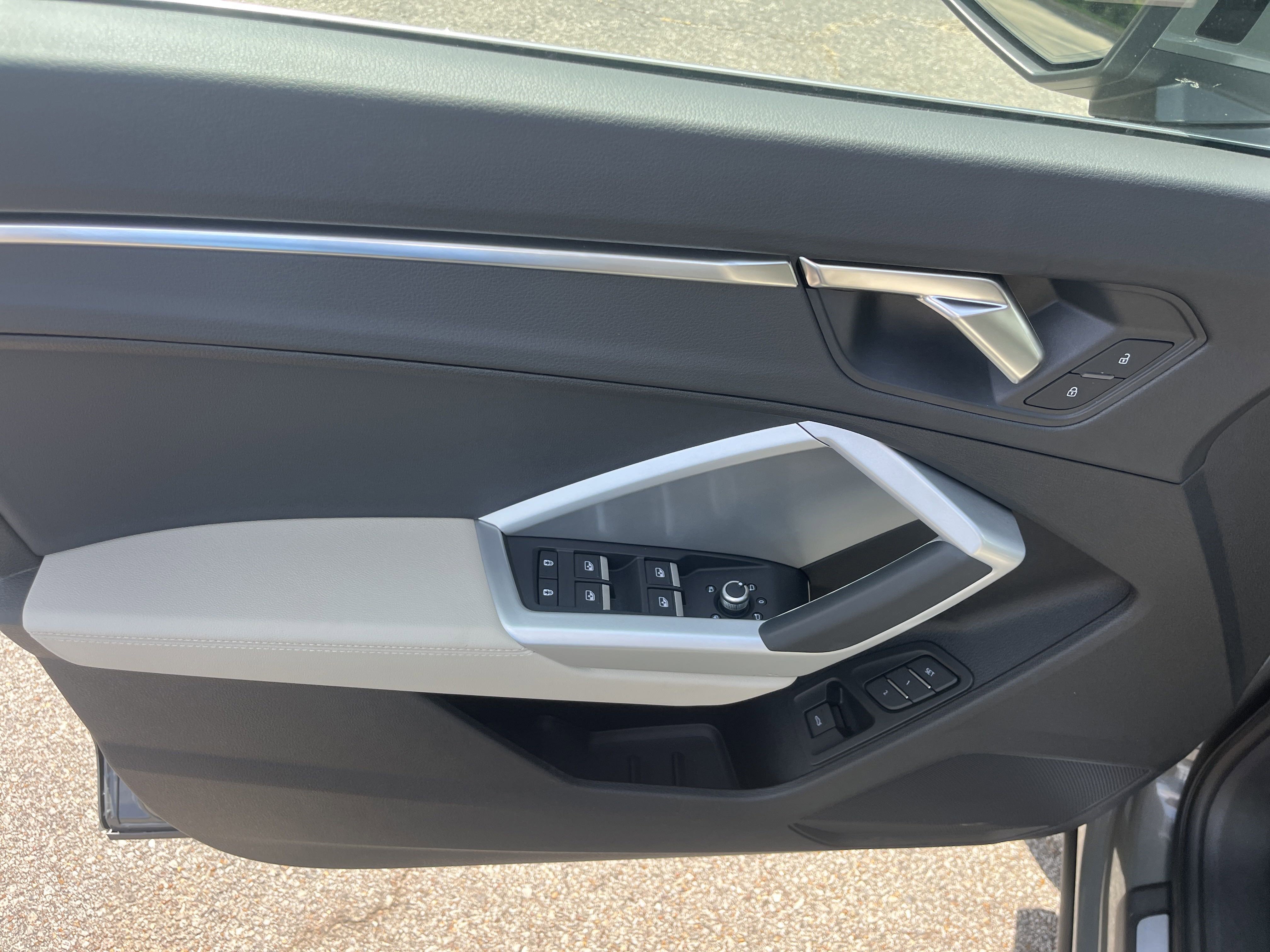 New 2025 Audi Q3 2.0T Premium image 5