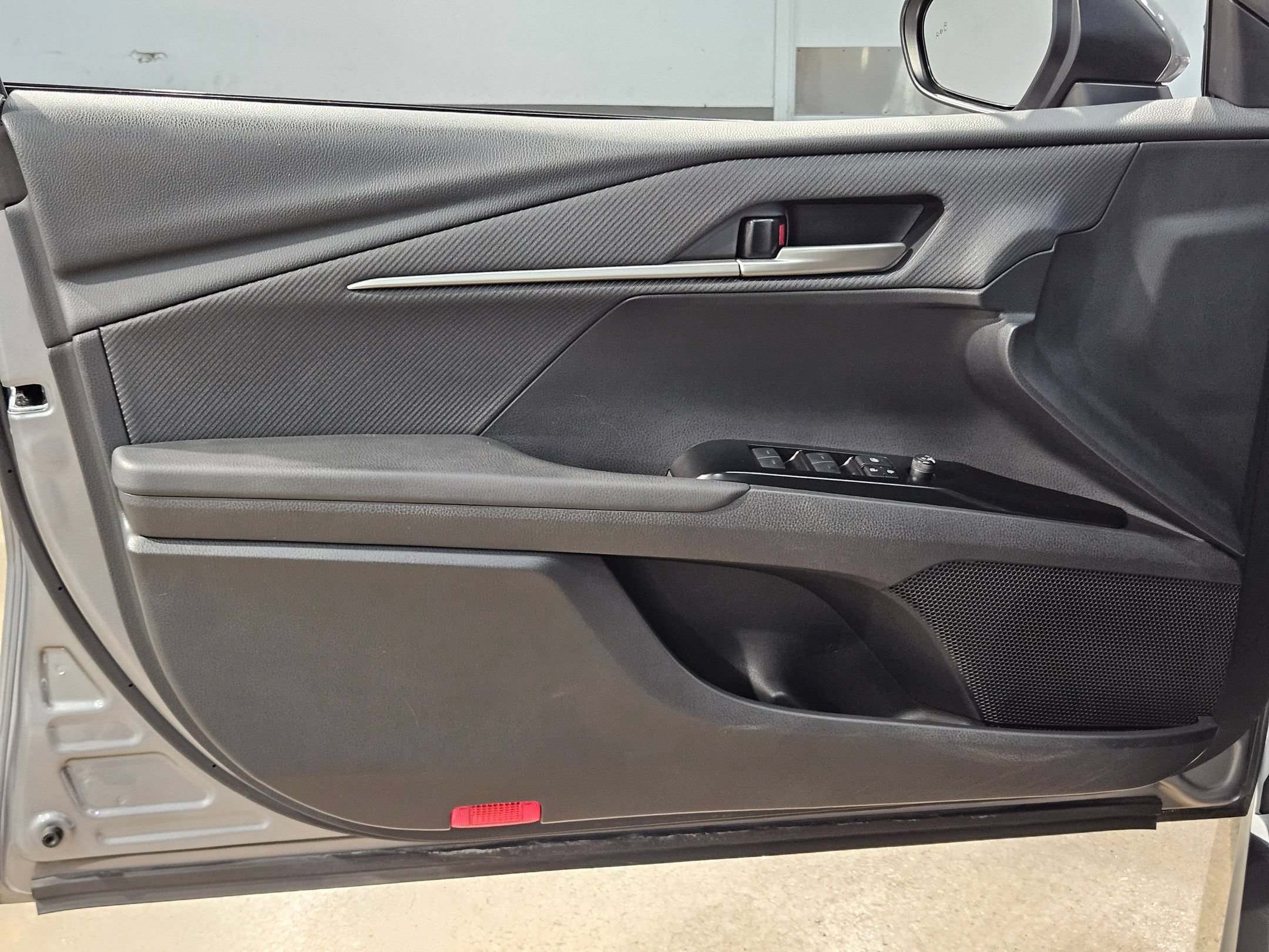 Used 2025 Toyota Camry SE FWD image 20