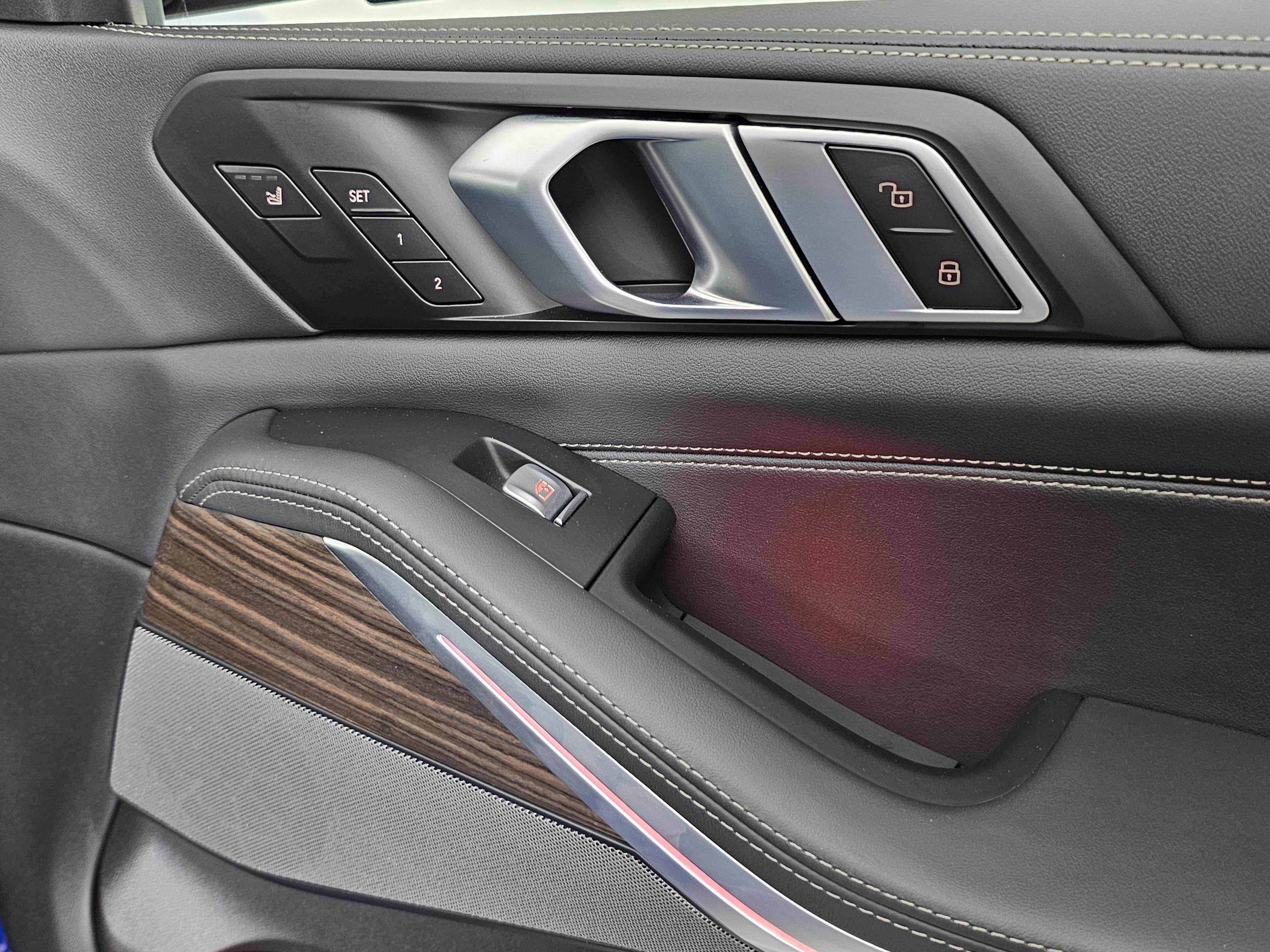 Used 2025 BMW X7 M60i image 20