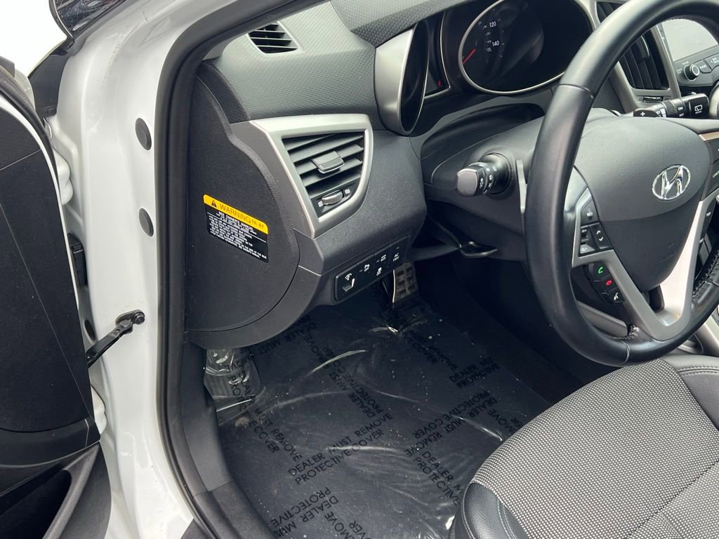 Used 2015 Hyundai Veloster Base w/ Option Group 03 image 12