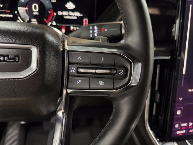 Used 2025 GMC Yukon Denali AWD/4WD image 19