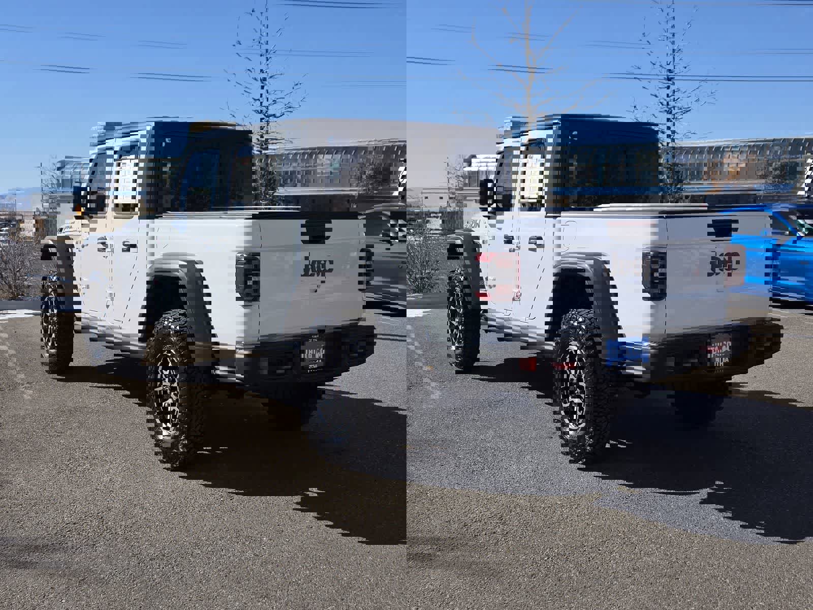 Used 2025 Jeep Gladiator Rubicon w/ Convenience Group image 11