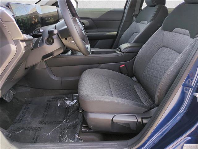 Used 2025 Nissan Kicks SV image 13