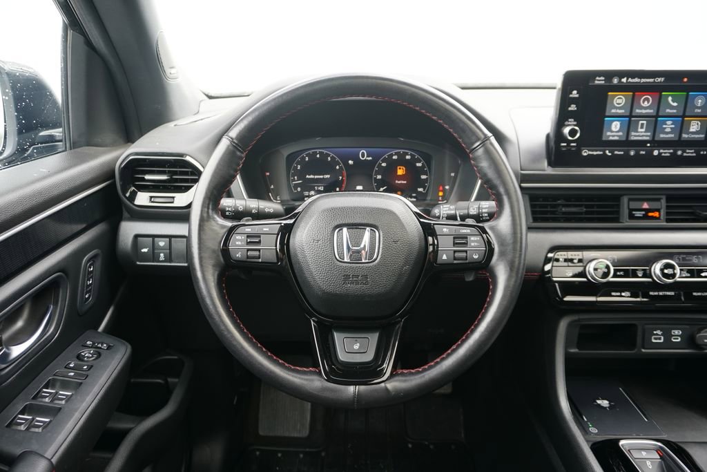 Used 2025 Honda Pilot Black Edition image 14
