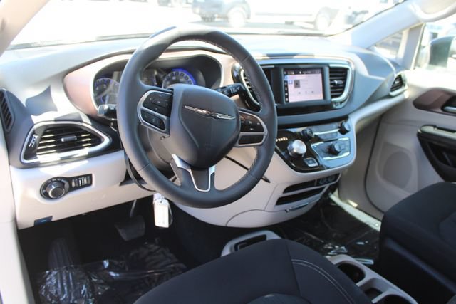 Used 2024 Chrysler Voyager LX FWD image 14
