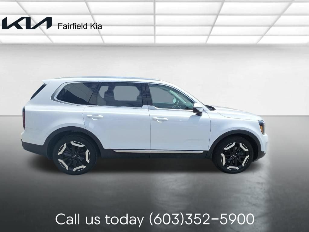 Certified 2024 Kia Telluride EX w/ EX Captain's Chair Package AWD/4WD image 6