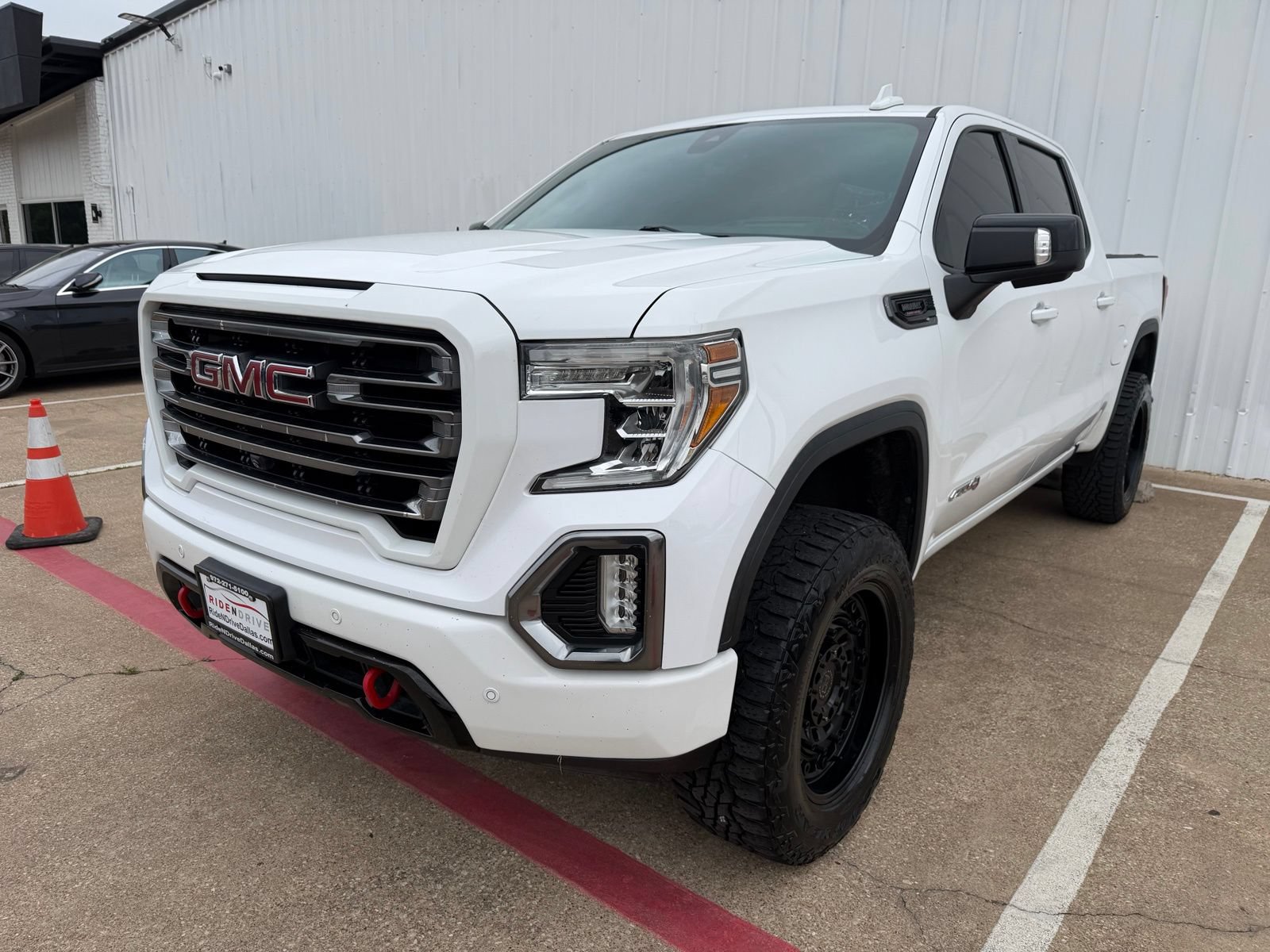 Used 2020 GMC Sierra 1500 AT4 w/ AT4 Premium Package AWD/4WD video 1