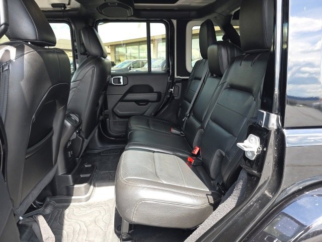 Used 2020 Jeep Wrangler Unlimited Sahara image 31