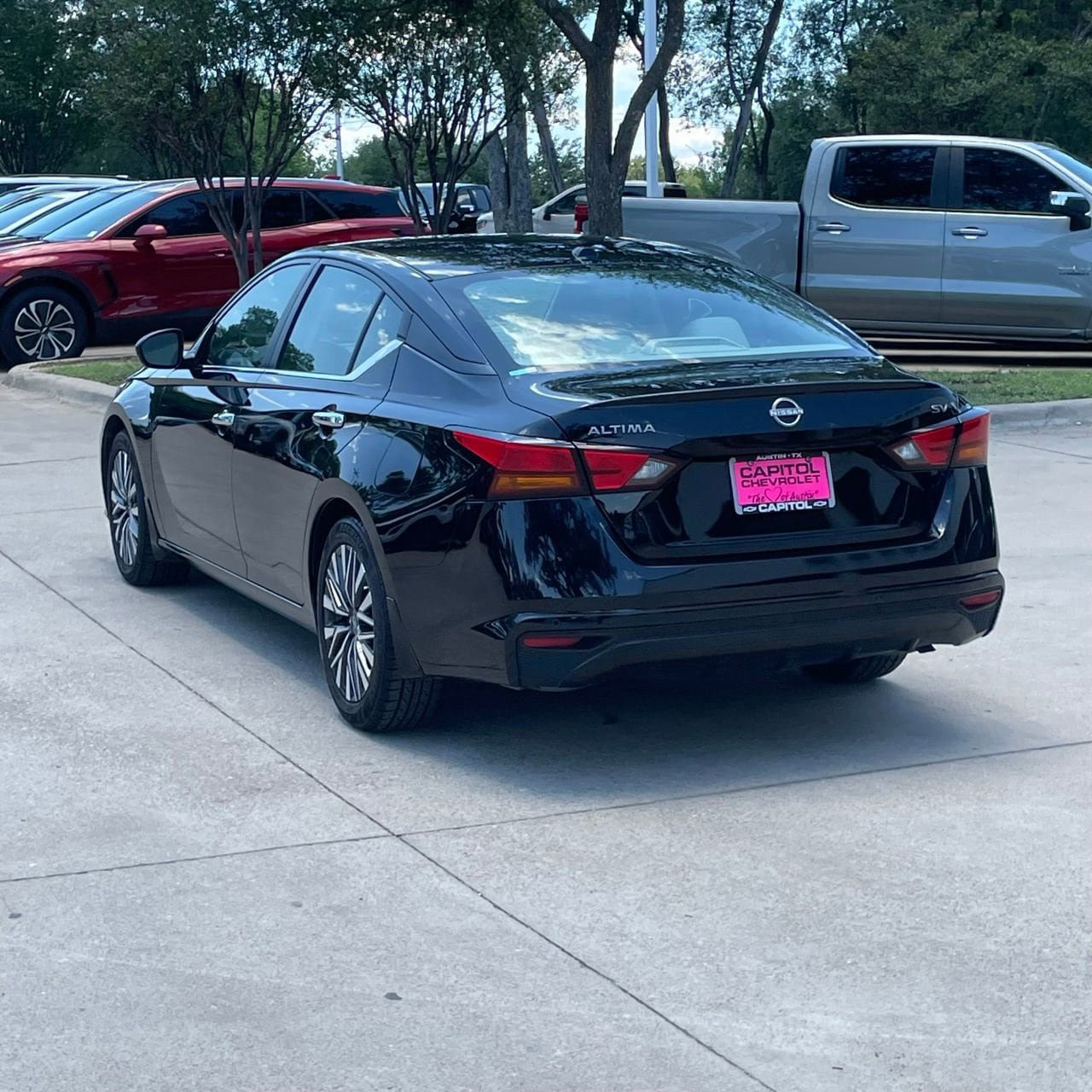 Used 2024 Nissan Altima 2.5 SV FWD image 4