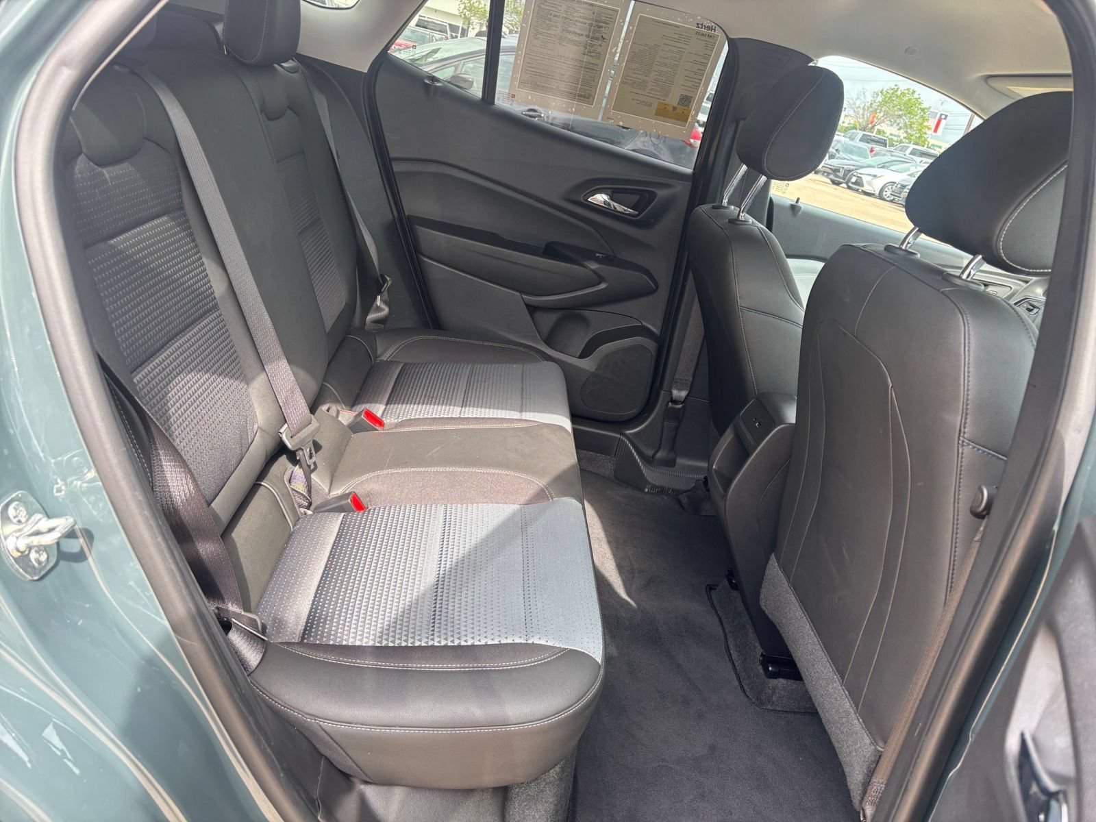 Used 2025 Chevrolet Trax LT FWD image 24