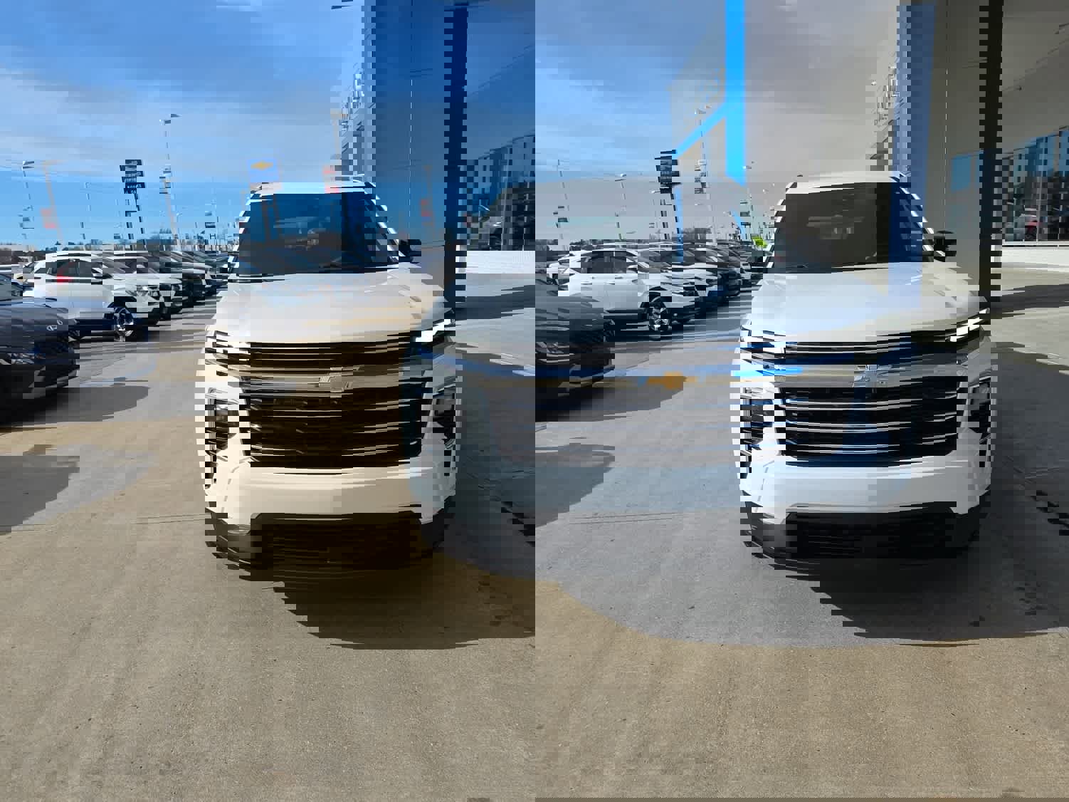 Used 2025 Chevrolet Traverse LT w/ Driver Confidence Package image 3