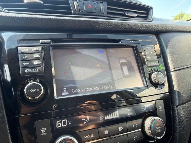 Used 2017 Nissan Rogue SV w/ SV Premium Package AWD/4WD image 31