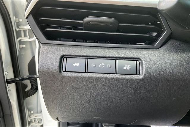 Used 2025 Nissan Altima 2.5 SV image 14