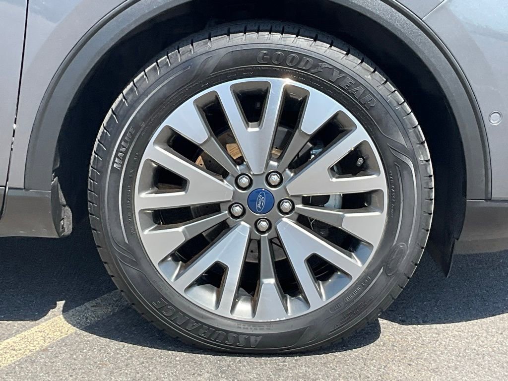 Certified 2021 Ford Escape Titanium w/ Class II Trailer Tow Package AWD/4WD image 27