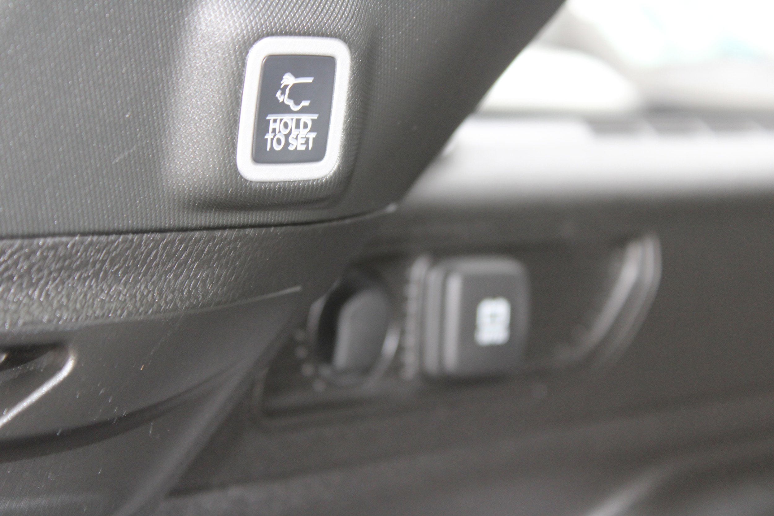 New 2025 Jeep Grand Cherokee Altitude RWD image 31