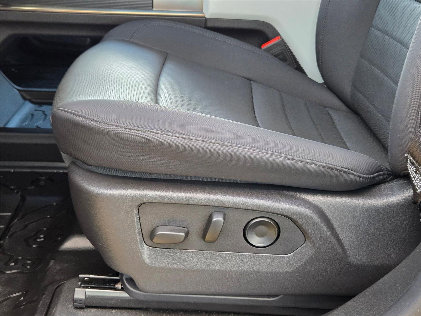 Used 2025 GMC Hummer EV 3X w/ LPO, Dark Essentials Package image 26