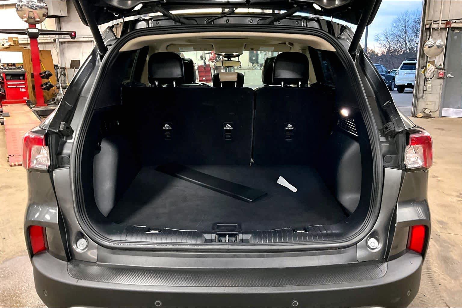Used 2020 Ford Escape SEL image 31