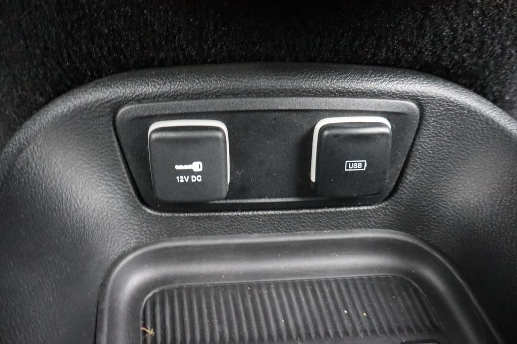 Used 2018 Chrysler Pacifica Touring Plus w/ S Appearance Package FWD image 17