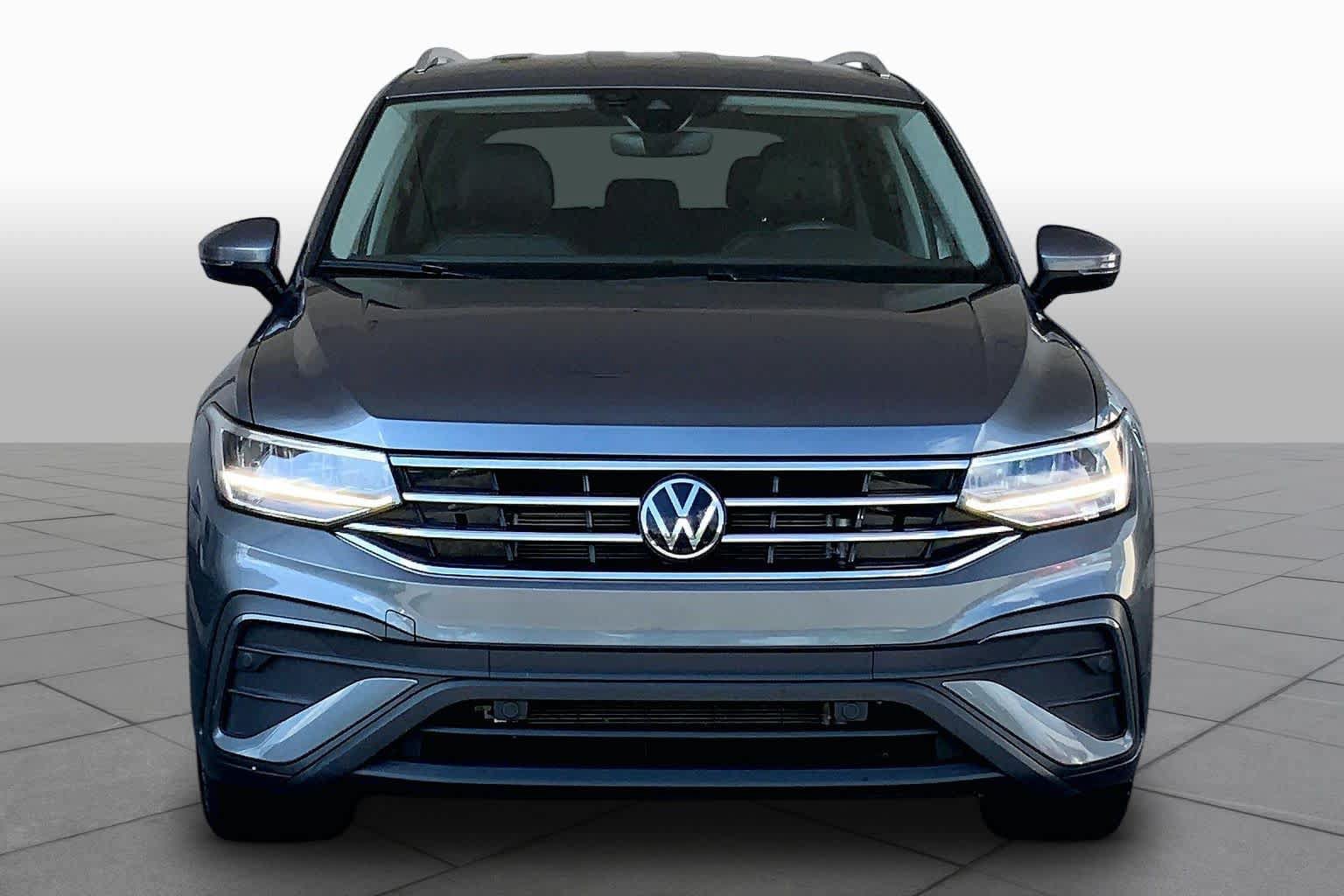 Used 2024 Volkswagen Tiguan SE AWD/4WD image 4