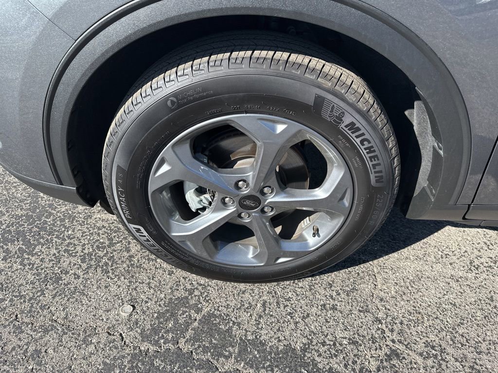 Used 2025 Ford Escape ST-Line image 9