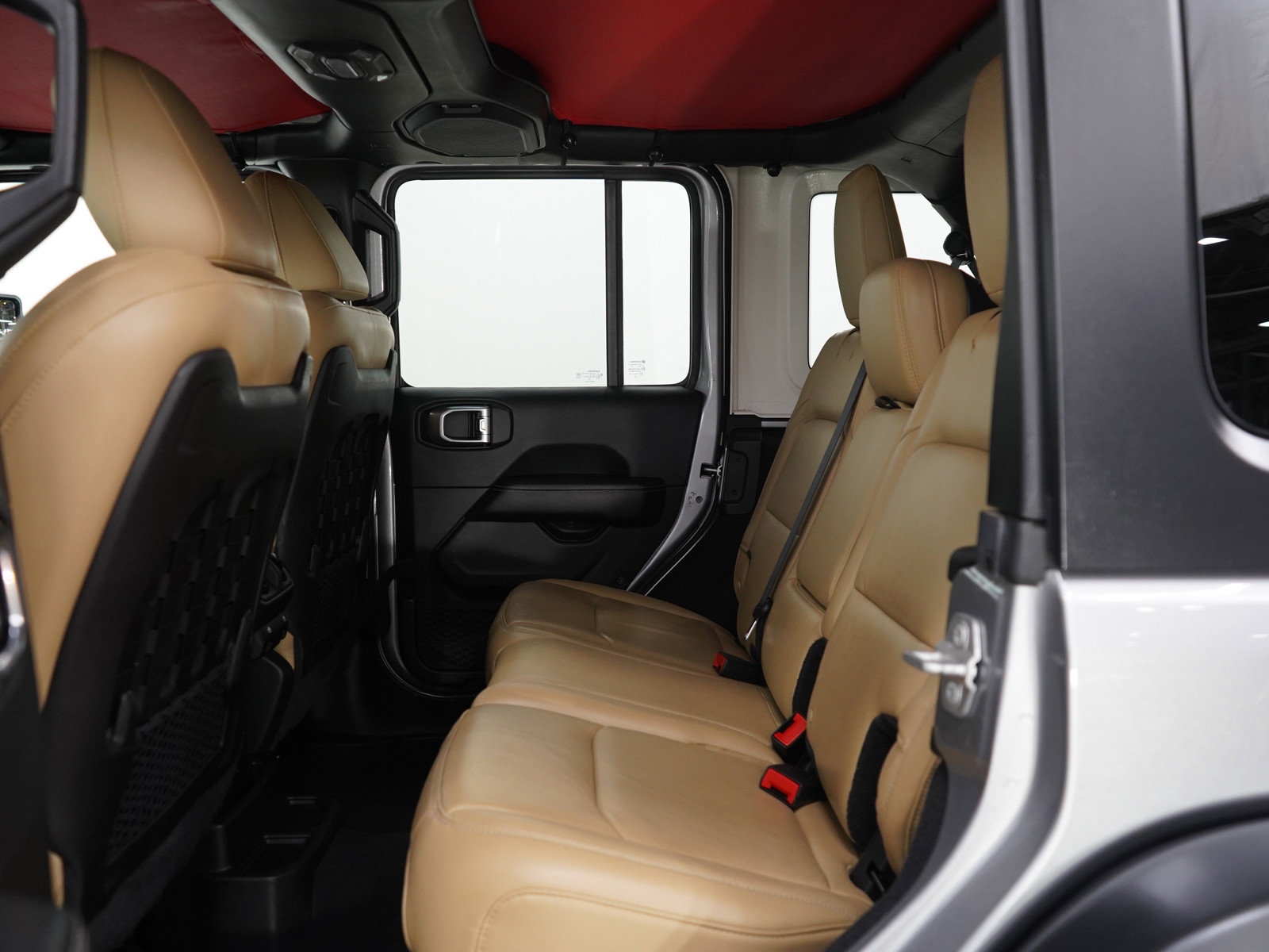 Used 2018 Jeep Wrangler Unlimited Rubicon image 16