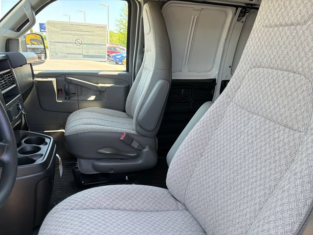 New 2026 GMC Savana 2500 w/ Driver Convenience Package RWD image 18