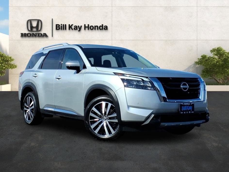 Used 2025 Nissan Pathfinder Platinum w/ Lighting Package (N92) image 5