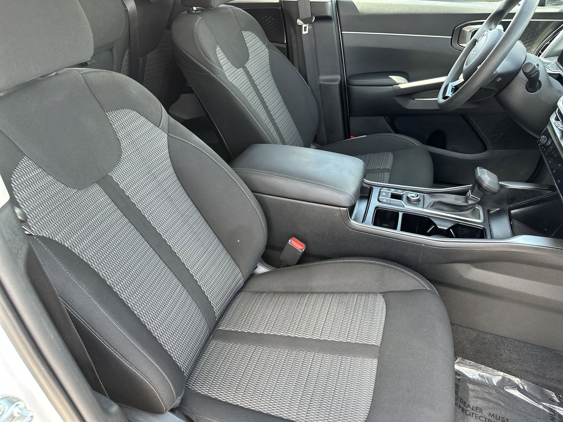 Certified 2025 Kia Sorento LX FWD image 24