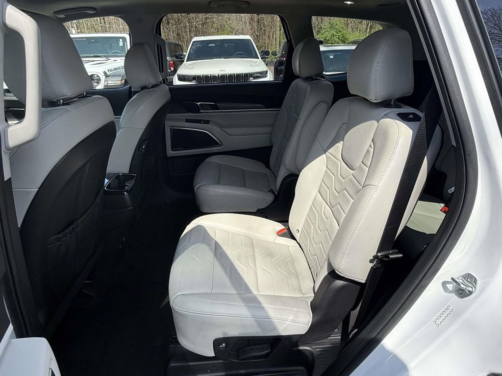 Used 2020 Kia Telluride SX w/ SX Prestige Package image 13