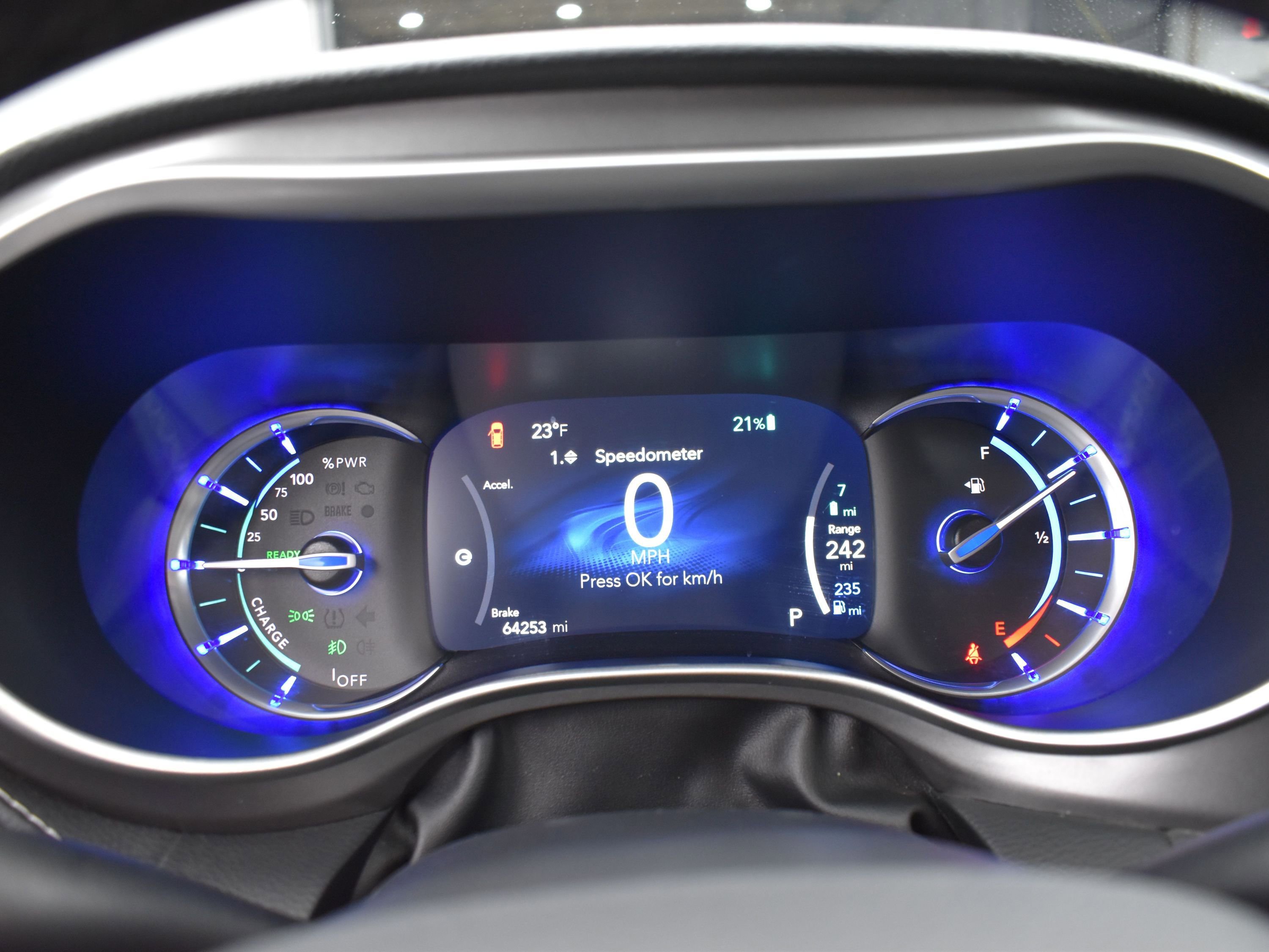 Used 2023 Chrysler Pacifica Touring-L image 14