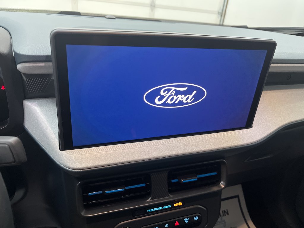 Used 2025 Ford Maverick XLT FWD image 19