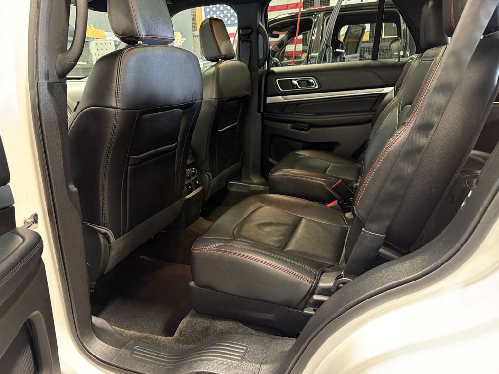 Used 2018 Ford Explorer Sport w/ Equipment Group 401A AWD/4WD image 17