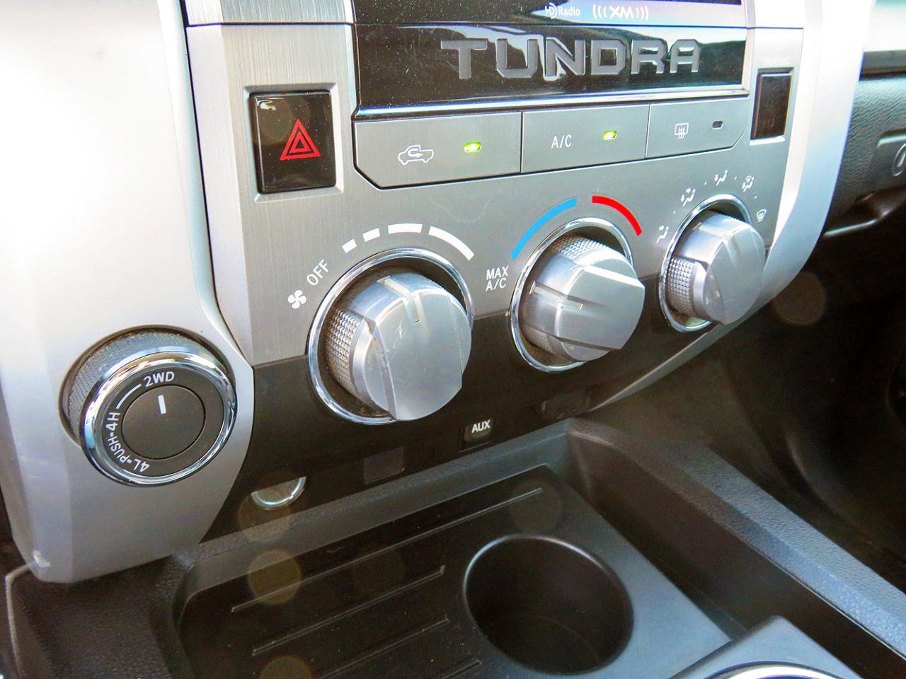 Used 2014 Toyota Tundra SR5 w/ SR5 Upgrade Package image 29