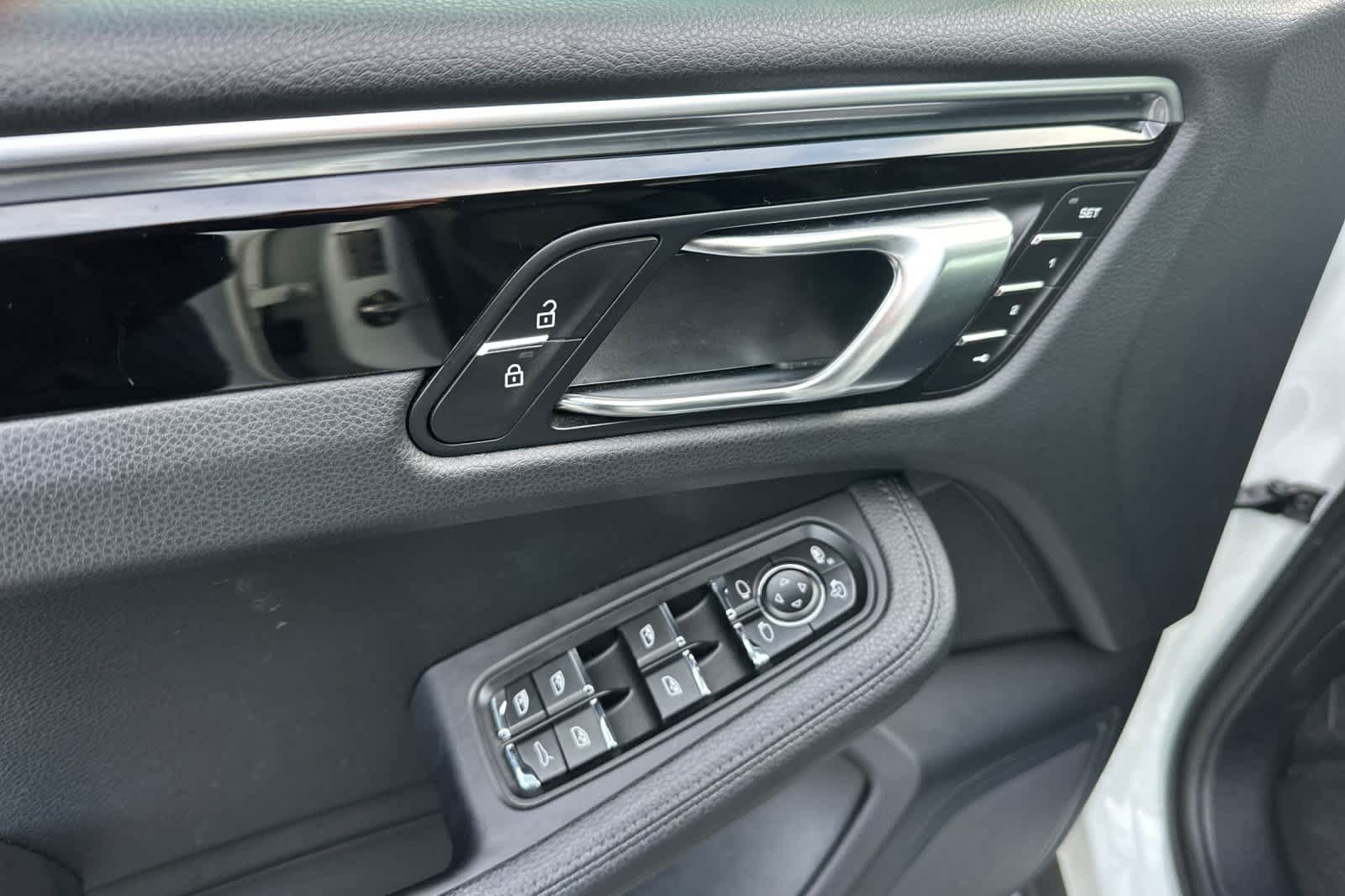 Used 2021 Porsche Macan AWD/4WD image 11