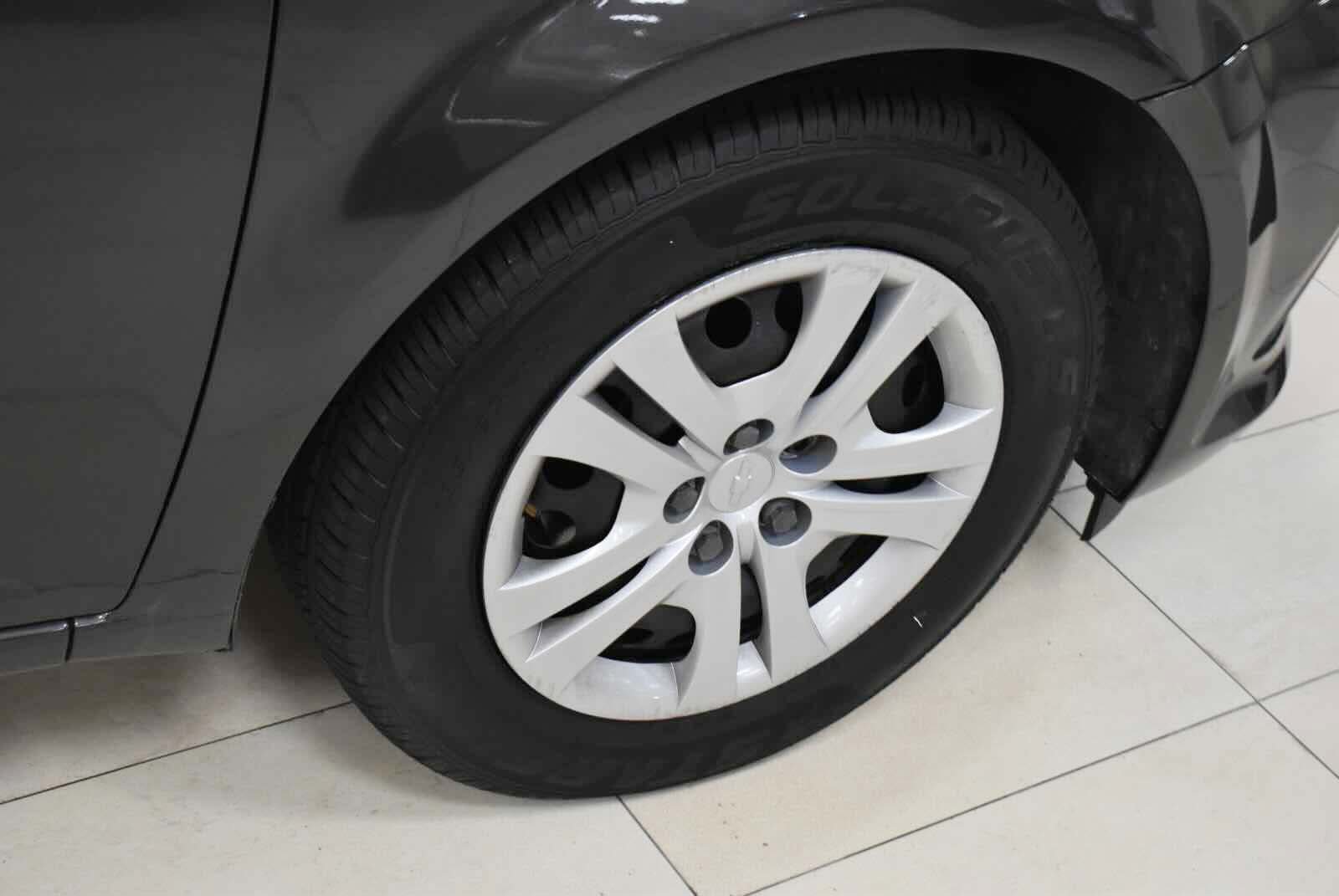 Used 2019 Chevrolet Sonic LT FWD image 36