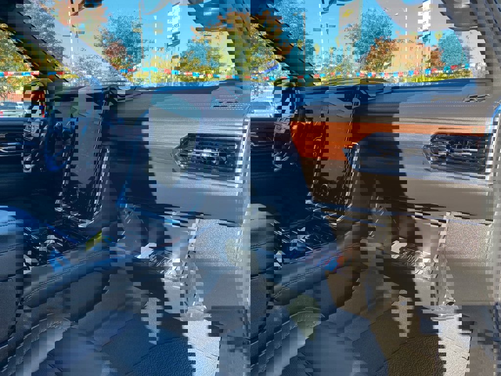 Used 2025 GMC Yukon XL Denali image 23