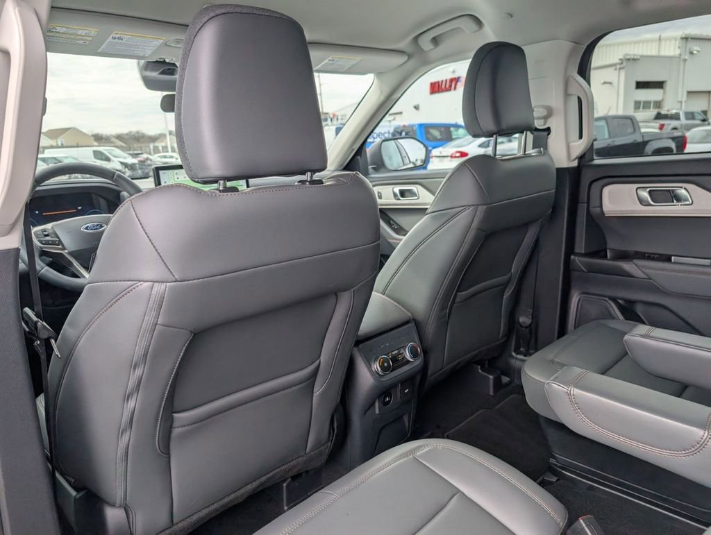 New 2025 Ford Explorer Active w/ Active Comfort Package image 44