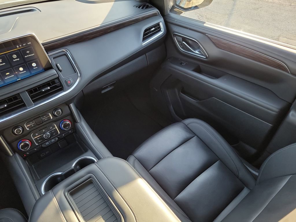Used 2024 Chevrolet Suburban LT image 20