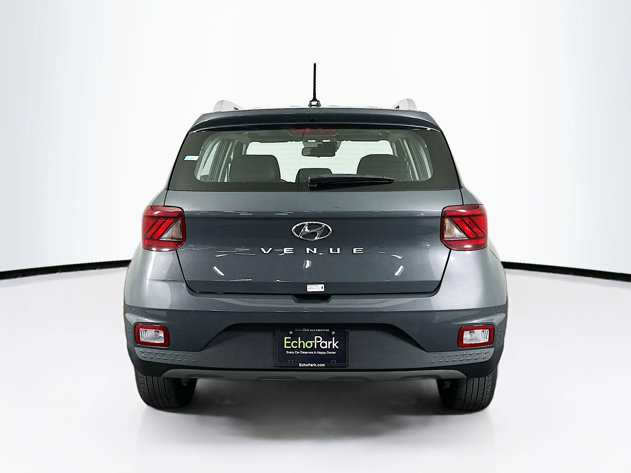 Used 2025 Hyundai Venue SEL FWD image 7