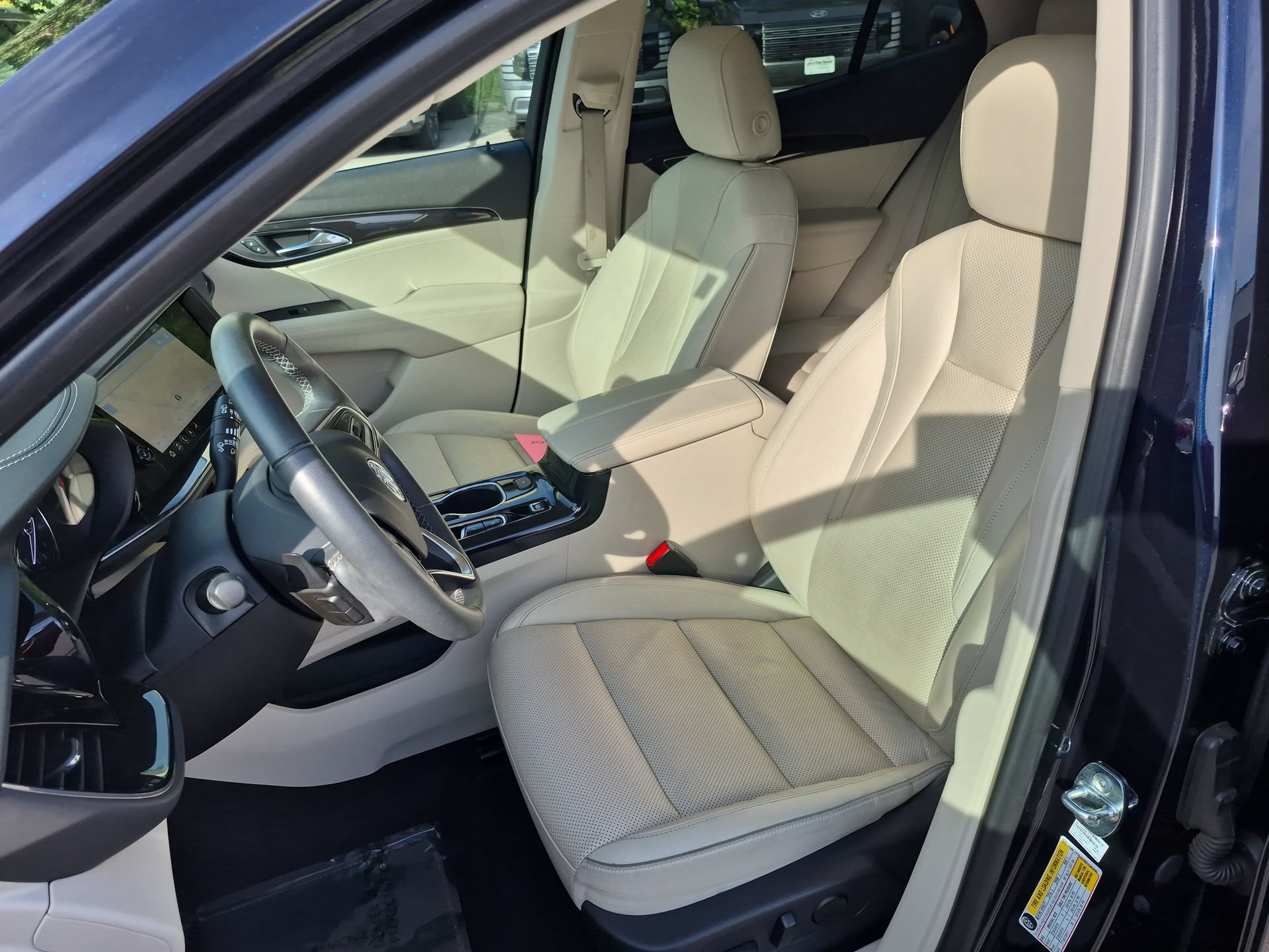 Used 2021 Buick Envision Essence w/ Technology Package I AWD/4WD image 20