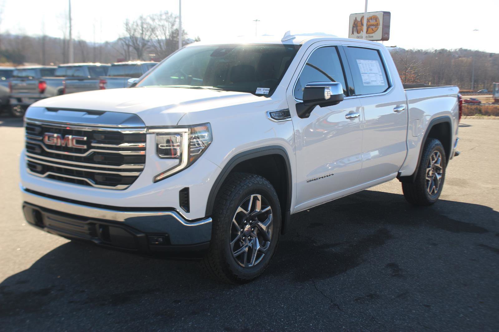New 2026 GMC Sierra 1500 SLT image 3