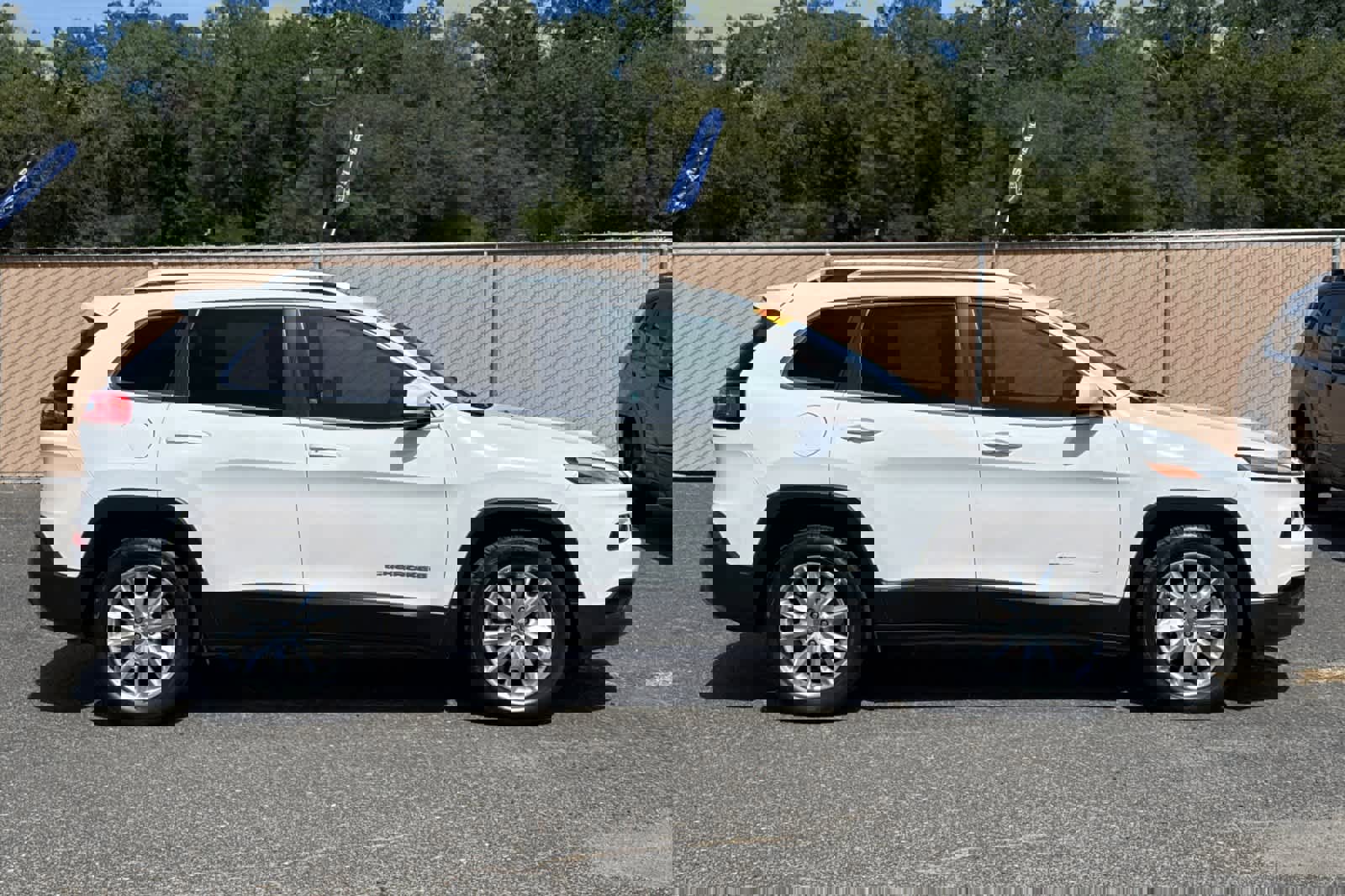 Used 2016 Jeep Cherokee Limited image 2