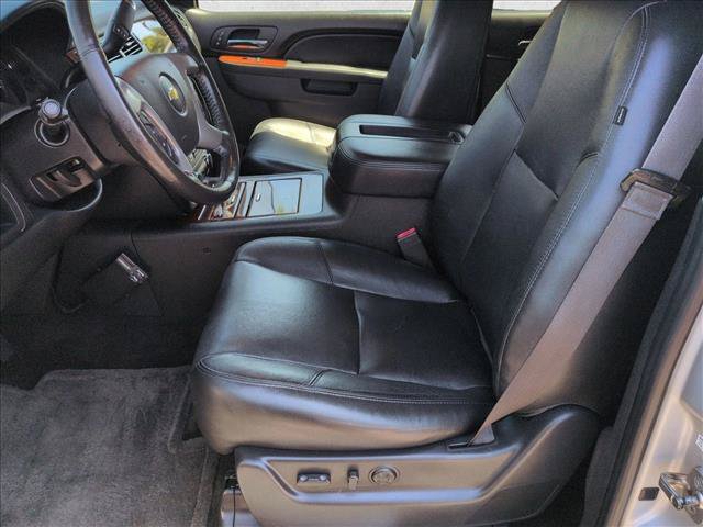 Used 2013 Chevrolet Suburban LTZ RWD image 25