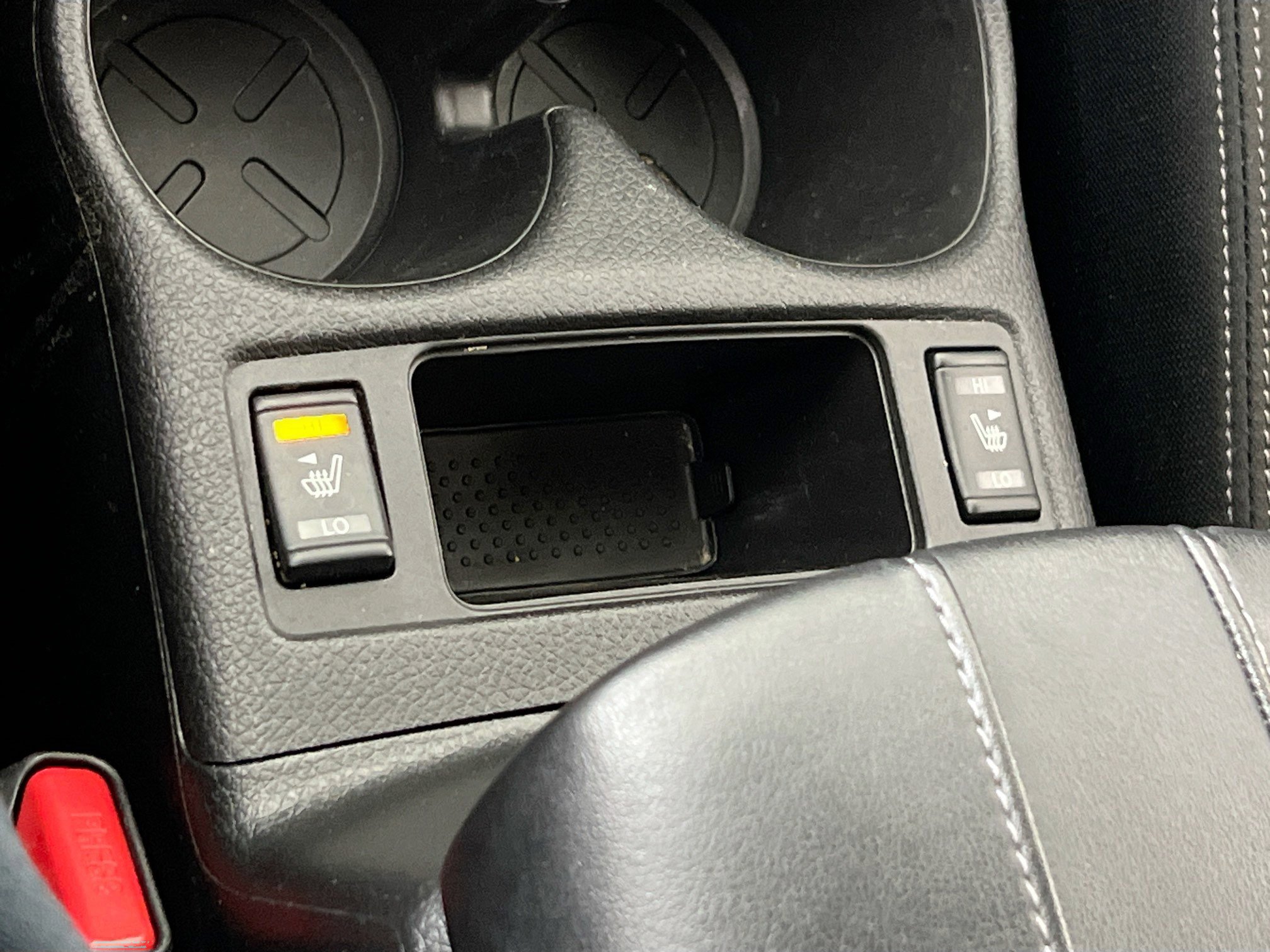 Used 2020 Nissan Rogue SV image 19