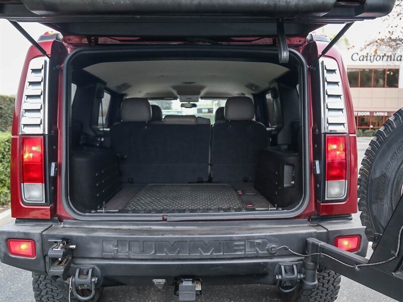 Used 2005 HUMMER H2 w/ Preferred Equipment Group AWD/4WD image 32