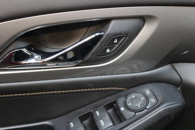 Used 2019 Chevrolet Traverse LT w/ LPO, Blackout Package AWD/4WD image 18