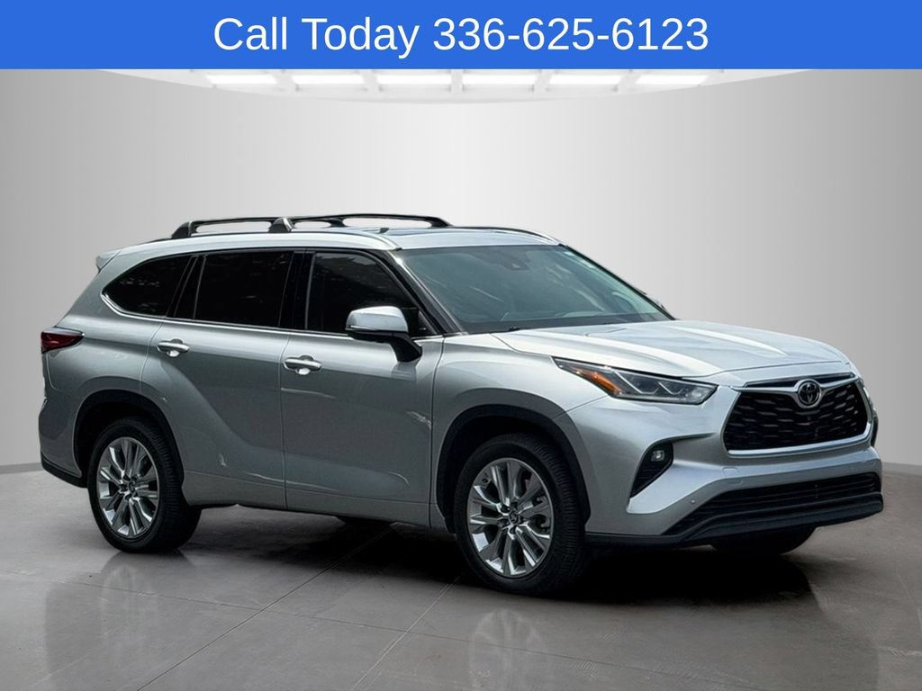 Used 2021 Toyota Highlander Limited FWD image 7