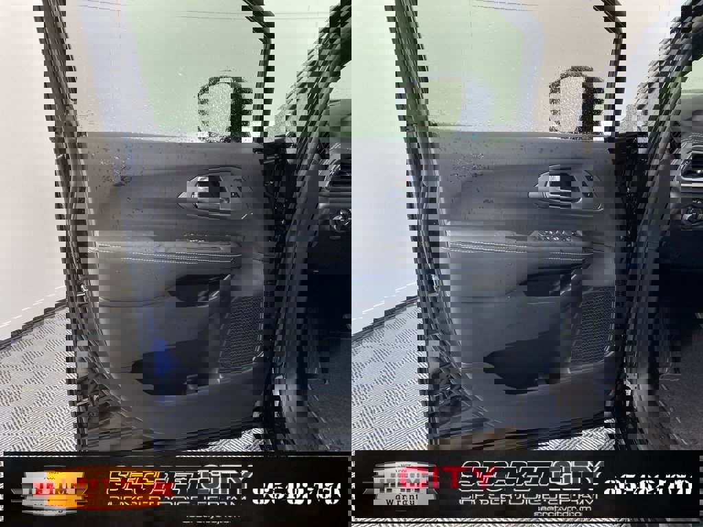 New 2026 Chrysler Pacifica Select image 12