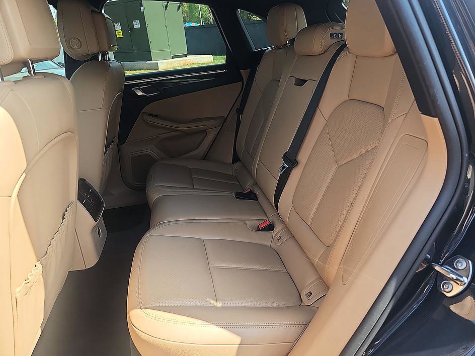 Used 2018 Porsche Macan image 29